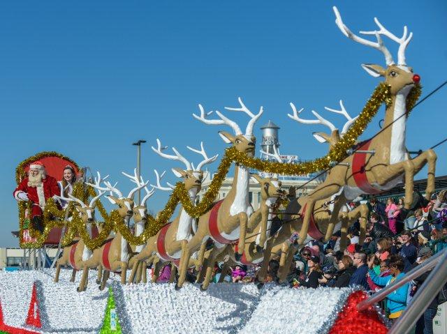 DominionChristmasParade2015